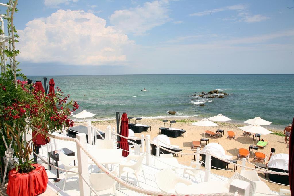 La Mer Residence Golden Sands Bagian luar foto
